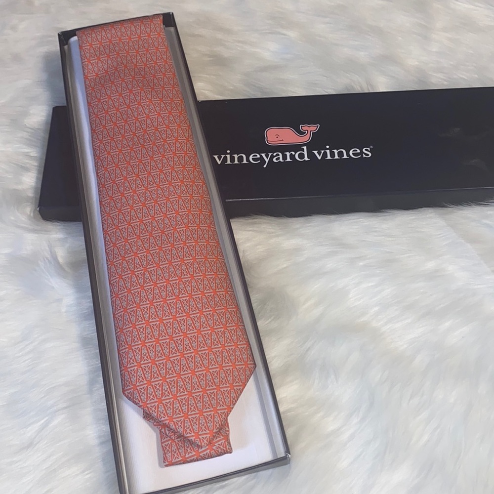Vineyard Vines Tie